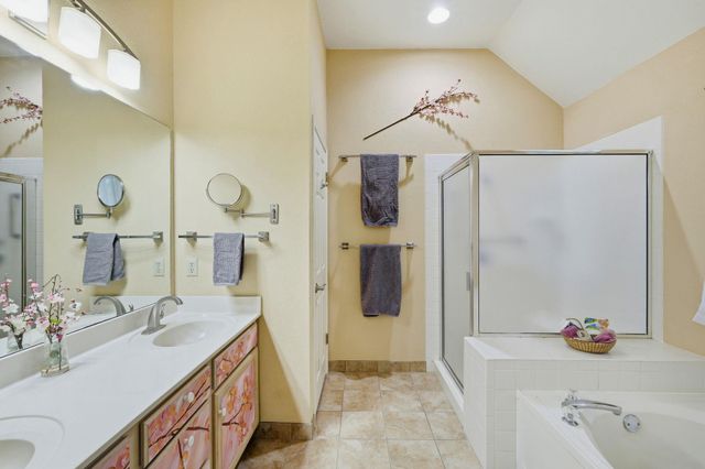213 Rio Vista DR, Georgetown, TX 78626
