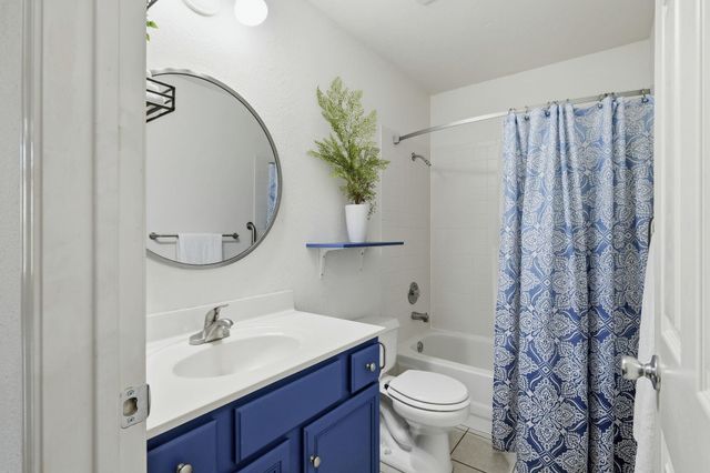 213 Rio Vista DR, Georgetown, TX 78626