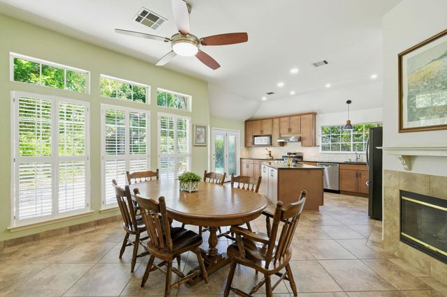 213 Rio Vista DR, Georgetown, TX 78626