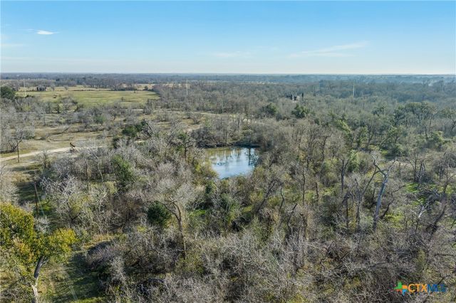 1144 Treetop Lane, Luling, TX 78648
