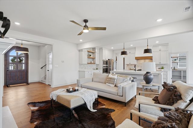 7401 BRACKENHILL DR, Columbia, MO 65203