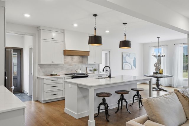 7401 BRACKENHILL DR, Columbia, MO 65203