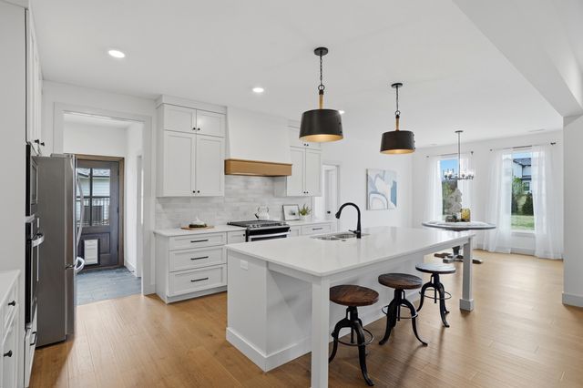 7401 BRACKENHILL DR, Columbia, MO 65203