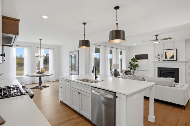 7401 BRACKENHILL DR, Columbia, MO 65203