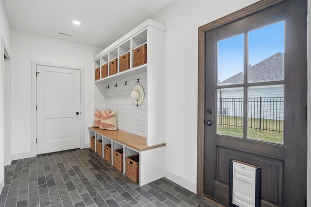 7401 BRACKENHILL DR, Columbia, MO 65203