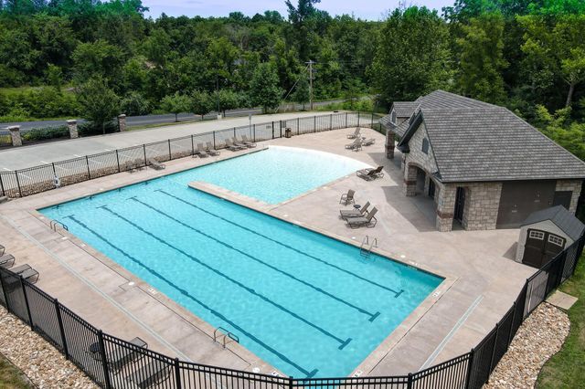 7401 BRACKENHILL DR, Columbia, MO 65203