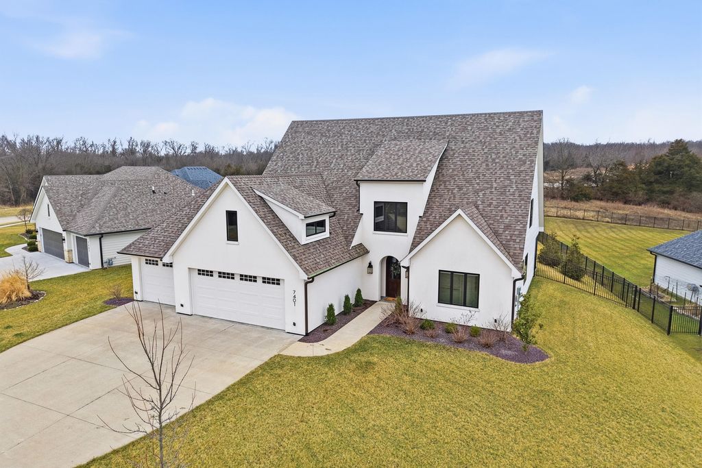 7401 BRACKENHILL DR, Columbia, MO 65203