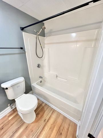 94 Main St 1L, North Andover, MA 01845