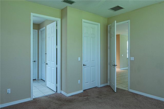 9851 E Verona Circle, Vero Beach, FL 32966