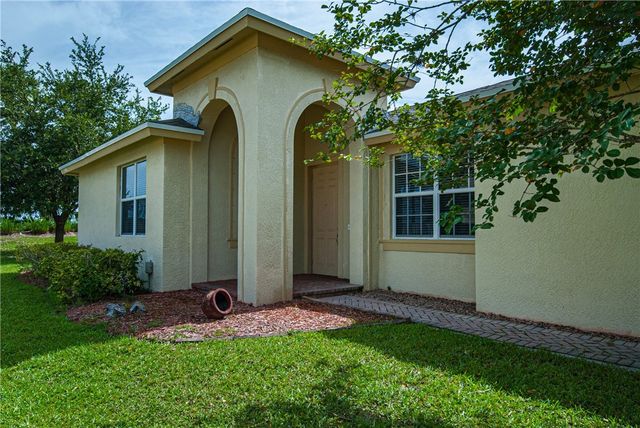 9851 E Verona Circle, Vero Beach, FL 32966