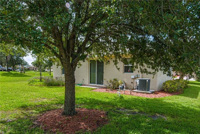9851 E Verona Circle, Vero Beach, FL 32966