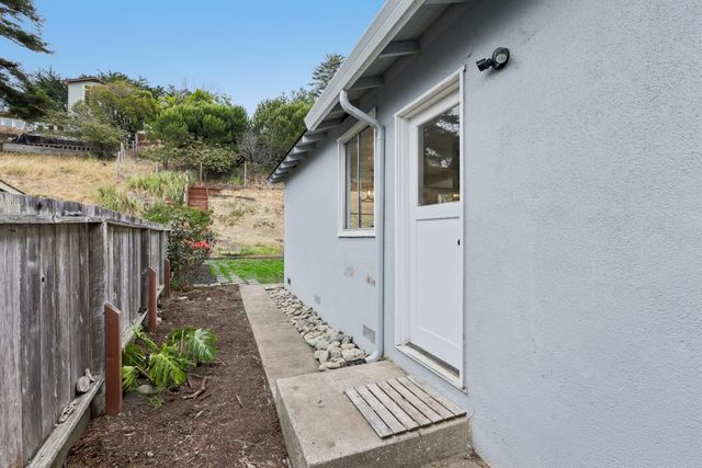 867 Serena Drive, Pacifica, CA 94044
