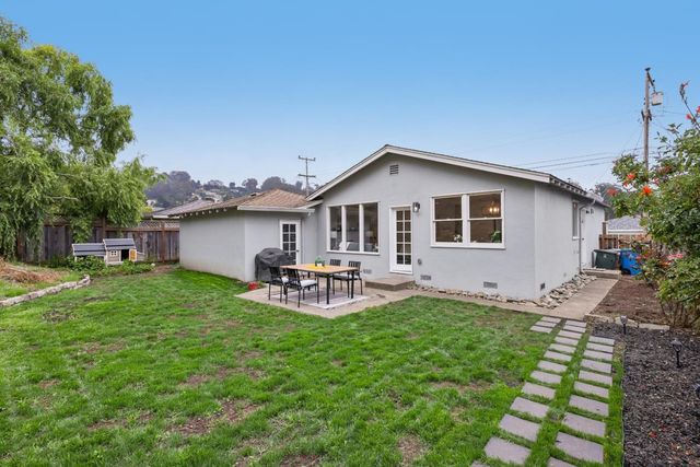 867 Serena Drive, Pacifica, CA 94044