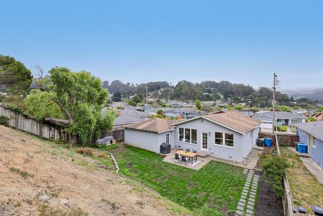 867 Serena Drive, Pacifica, CA 94044