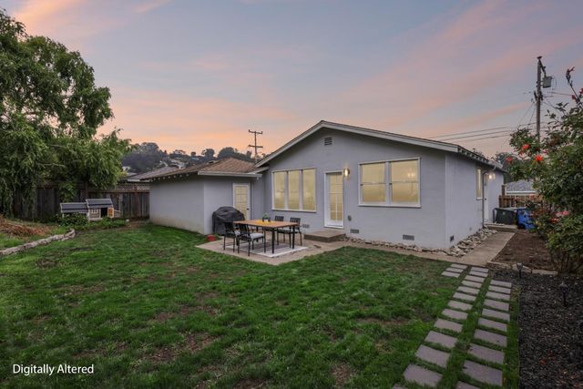 867 Serena Drive, Pacifica, CA 94044