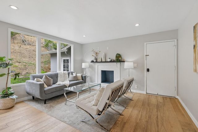 867 Serena Drive, Pacifica, CA 94044