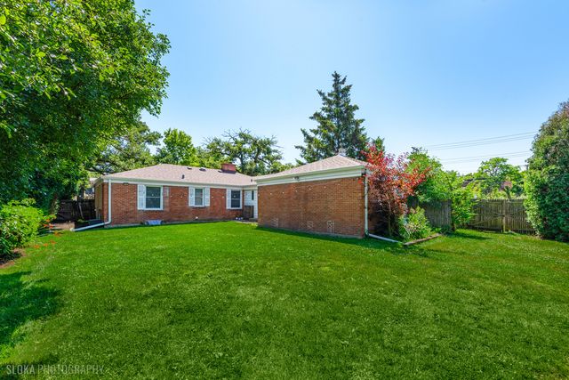 600 Garfield Avenue, Lake Bluff, IL 60044