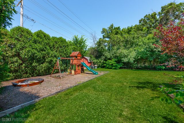 600 Garfield Avenue, Lake Bluff, IL 60044