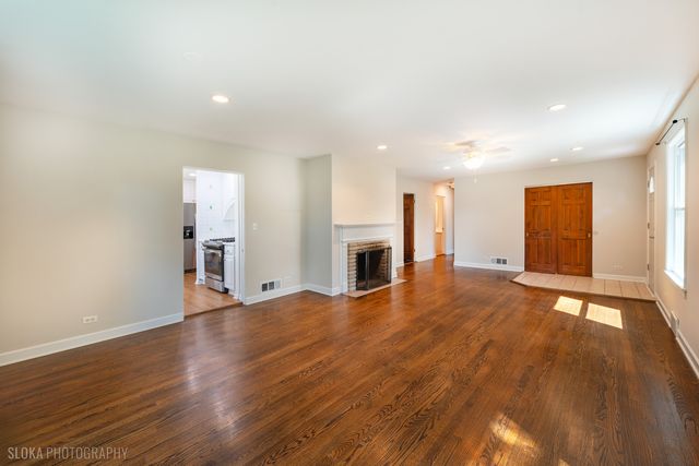 600 Garfield Avenue, Lake Bluff, IL 60044