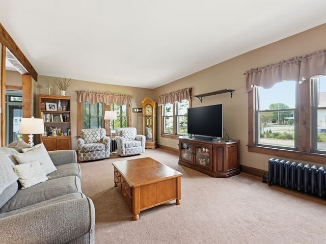 21 Elmwood Avenue, West Springfield, MA 01089