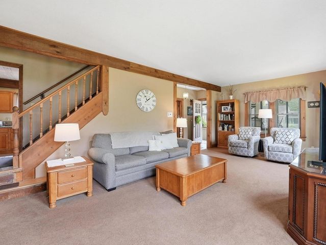 21 Elmwood Avenue, West Springfield, MA 01089