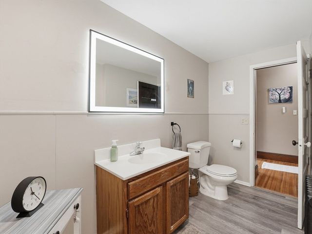 21 Elmwood Avenue, West Springfield, MA 01089
