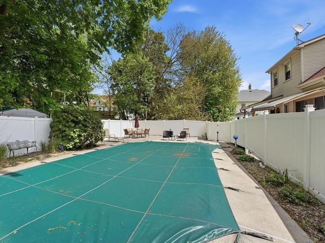 21 Elmwood Avenue, West Springfield, MA 01089