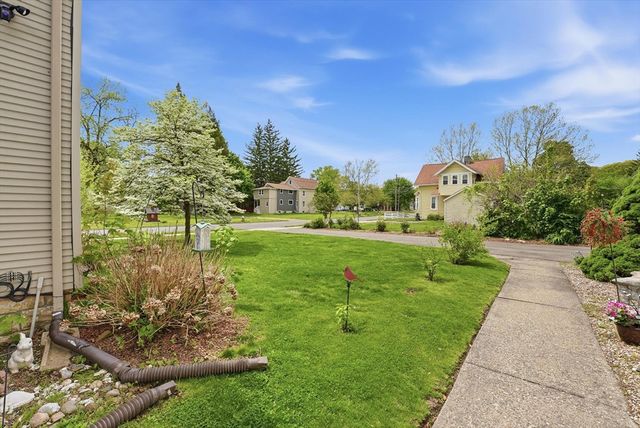 21 Elmwood Avenue, West Springfield, MA 01089