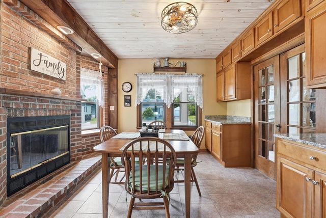 21 Elmwood Avenue, West Springfield, MA 01089