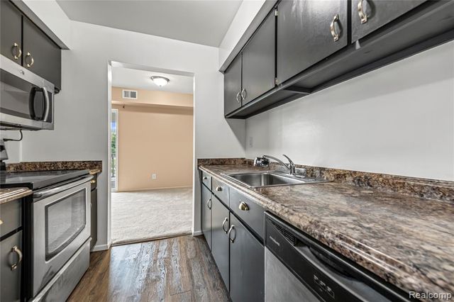 2100 Fort Street, Trenton, MI 48183