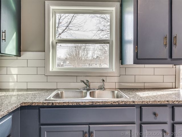 6776 E Independence Street, Tulsa, OK 74115