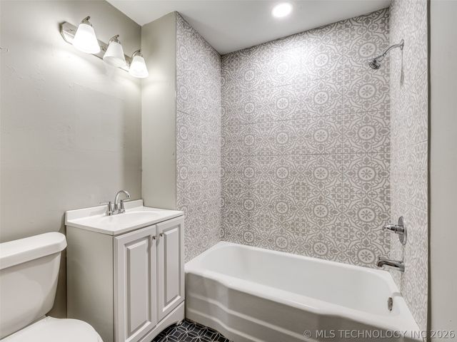 6776 E Independence Street, Tulsa, OK 74115