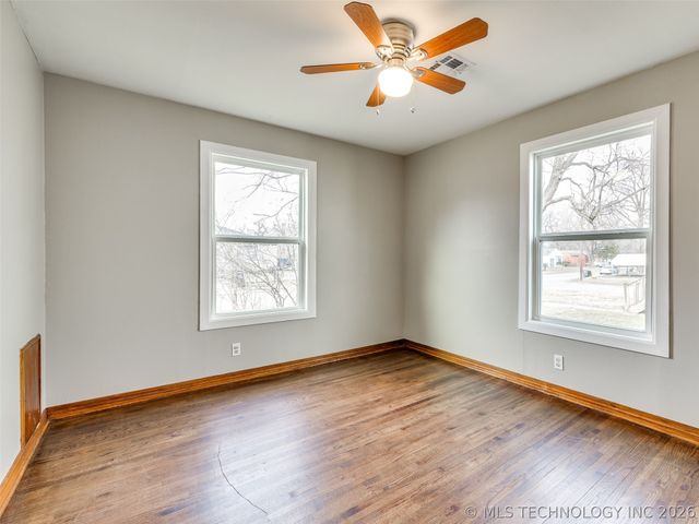 6776 E Independence Street, Tulsa, OK 74115