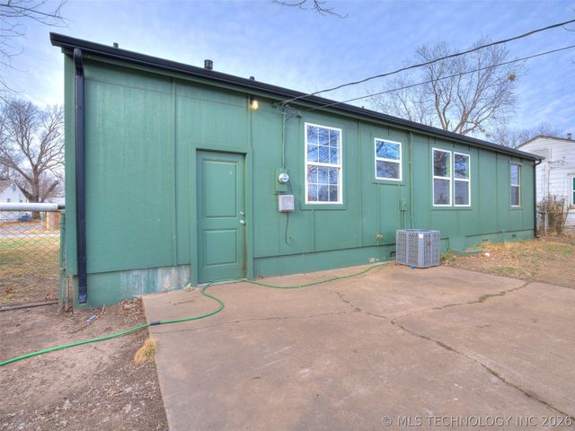 6776 E Independence Street, Tulsa, OK 74115