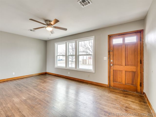 6776 E Independence Street, Tulsa, OK 74115