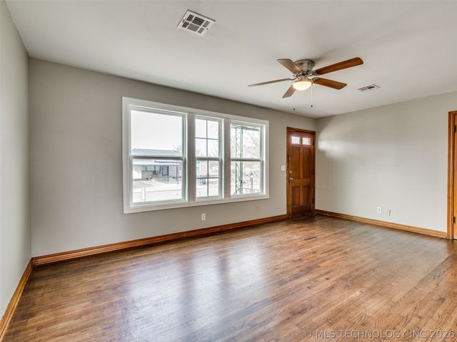 6776 E Independence Street, Tulsa, OK 74115