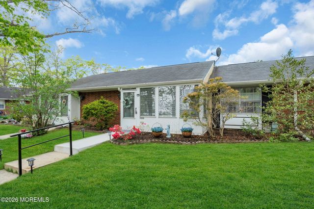 53 Cambridge Court B, Lakewood, NJ 08701