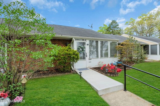 53 Cambridge Court B, Lakewood, NJ 08701