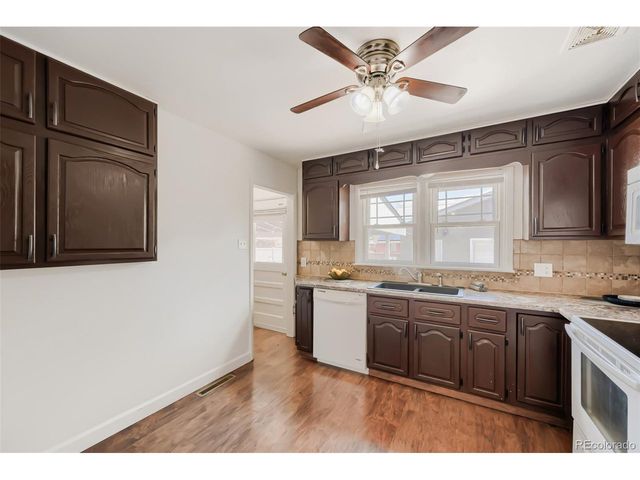 2036 Sherwood Ln, Pueblo, CO 81005