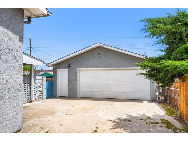 2036 Sherwood Ln, Pueblo, CO 81005