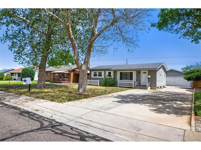 2036 Sherwood Ln, Pueblo, CO 81005