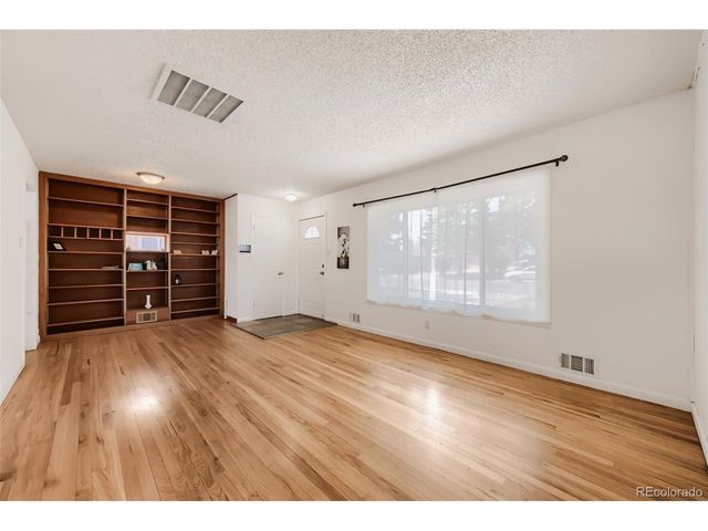 2036 Sherwood Ln, Pueblo, CO 81005