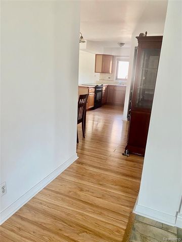 21664 Hall Road, Woodhaven, MI 48183