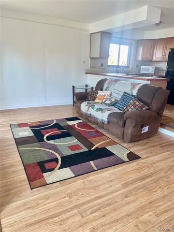 21664 Hall Road, Woodhaven, MI 48183