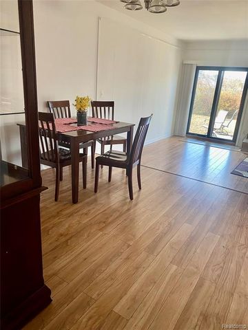 21664 Hall Road, Woodhaven, MI 48183