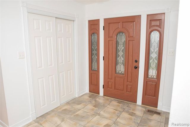 21664 Hall Road, Woodhaven, MI 48183