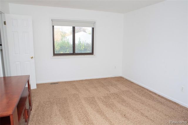 21664 Hall Road, Woodhaven, MI 48183