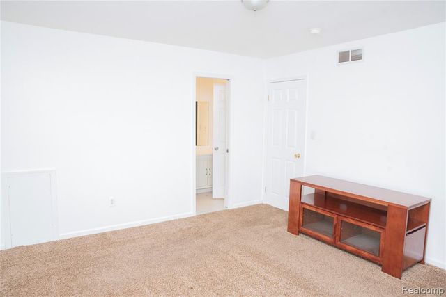 21664 Hall Road, Woodhaven, MI 48183