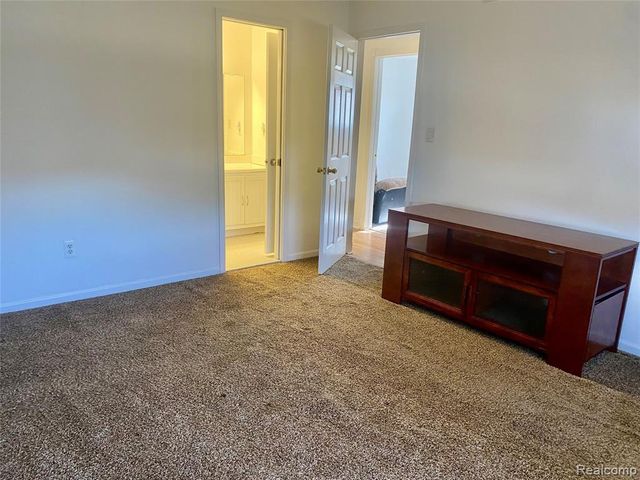 21664 Hall Road, Woodhaven, MI 48183