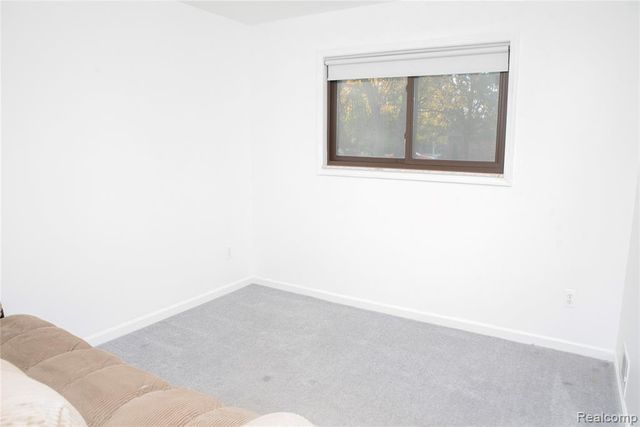 21664 Hall Road, Woodhaven, MI 48183